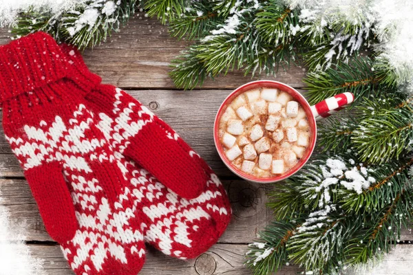 Abete Natale Guanti Cioccolata Calda Marshmallow Sul Tavolo Legno Vista — Foto Stock