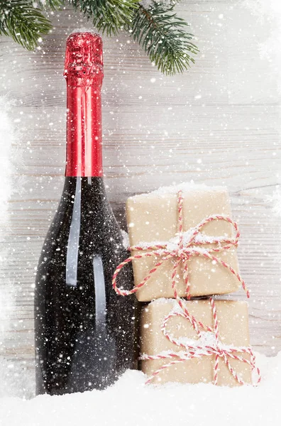 Cajas Regalo Navidad Botella Champán Rama Abeto Navidad Vista Con —  Fotos de Stock