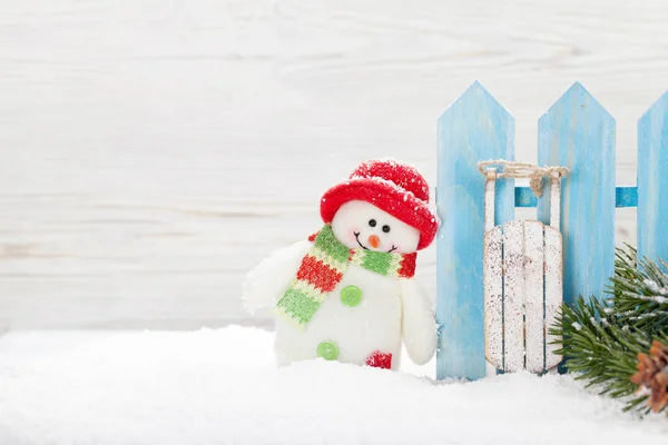 Muñeco Nieve Navidad Juguetes Trineo Rama Abeto Fondo Navidad Con — Foto de Stock