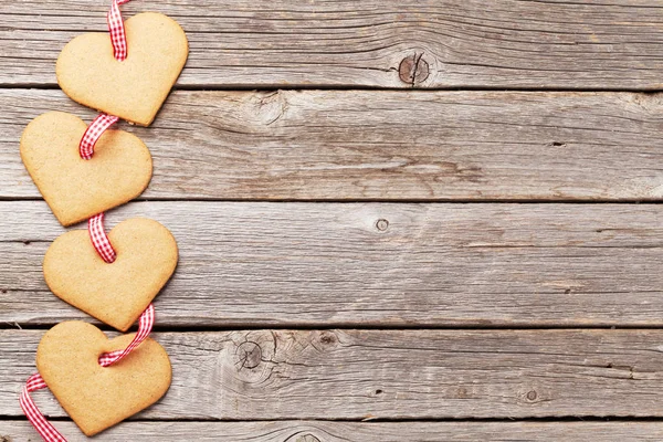 Gratulationskort Med Hjärtat Pepparkakor Över Träbord Jul Eller Alla Hjärtans — Stockfoto