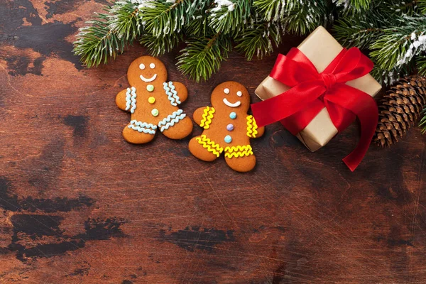 Caja Regalo Navidad Galletas Jengibre Rama Abeto Cubierta Nieve Sobre —  Fotos de Stock