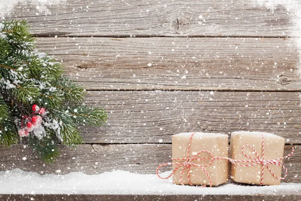 Noel Hediye Kutuları Xmas Köknar Ağacı Dalı Selam Yeri Olan — Stok fotoğraf