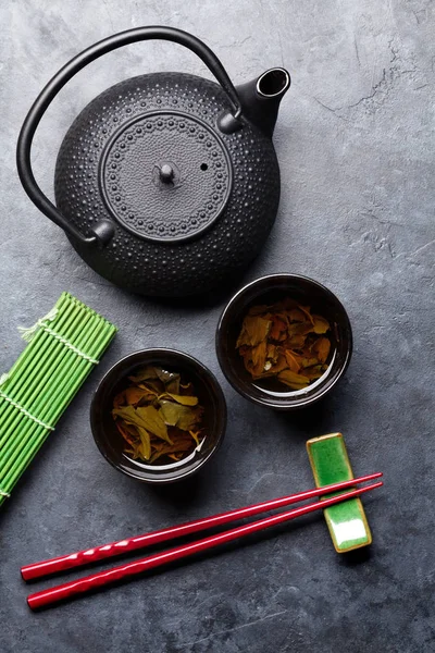 Πράσινο Τσάι Και Chopsticks Σούσι Ορισμός Ιαπωνικό Γεύμα Top View — Φωτογραφία Αρχείου