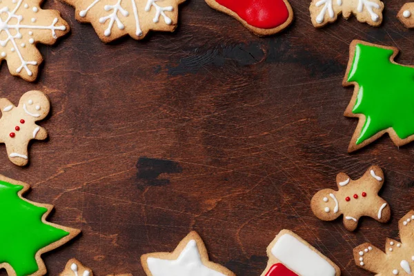 Kerstkoekjes Peperkoek Houten Achtergrond Bovenaanzicht Met Ruimte Voor Groeten — Stockfoto