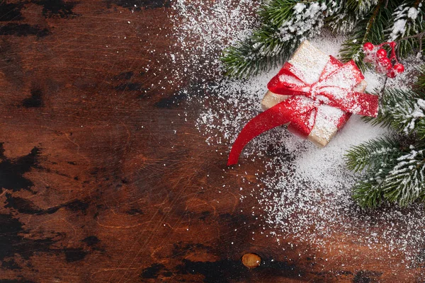 Kerstkaart Met Gift Box Xmas Fir Boomtak Houten Tafel Bekijken — Stockfoto