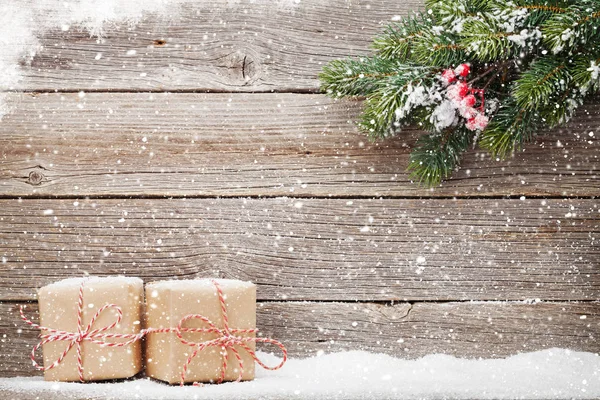 Weihnachtsgeschenkschachteln Und Tannenzweige Blick Mit Platz Für Ihre Grüße — Stockfoto