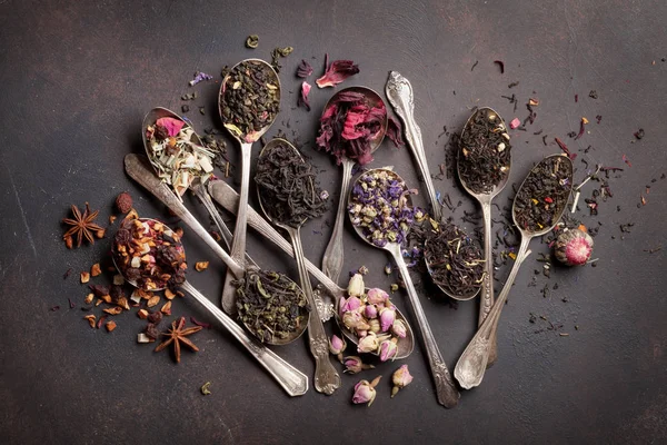 Various Tea Vintage Spoons Black Green Red Tea Top View — Stock Photo, Image