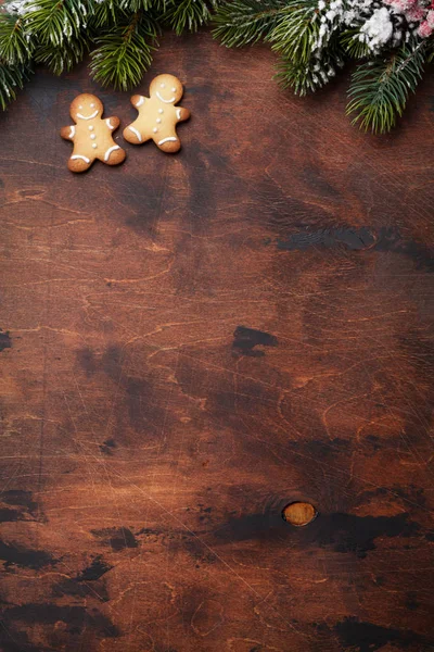 Biscuits Maison Pain Épice Avec Branches Sapin Sur Fond Bois — Photo