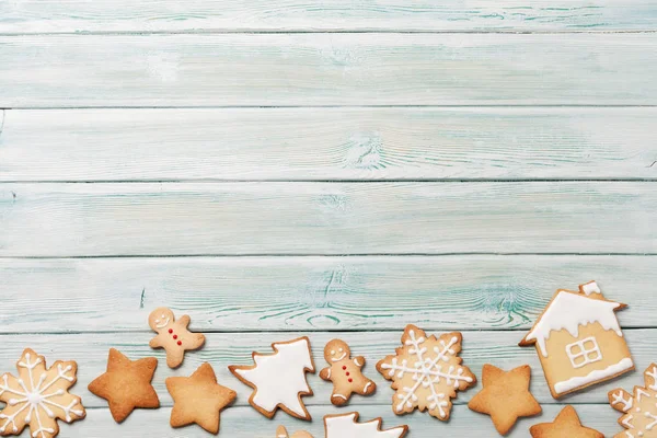 Christmas Greeting Card Gingerbread Cookies Wooden Backdrop Top View Space — Stock Photo, Image