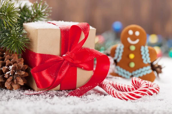 Kerstcadeau Box Snoep Stokken Gingerbread Man Sneeuw Fir Tree Xmas — Stockfoto