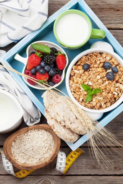 健康的な朝食はミューズリー 牛乳入り トップ ビュー — ストック写真
