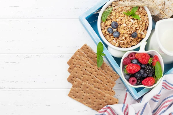 Petit Déjeuner Sain Composé Muesli Baies Lait Vue Dessus Avec — Photo