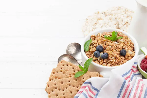 Petit Déjeuner Sain Composé Muesli Baies Lait Avec Espace Pour — Photo