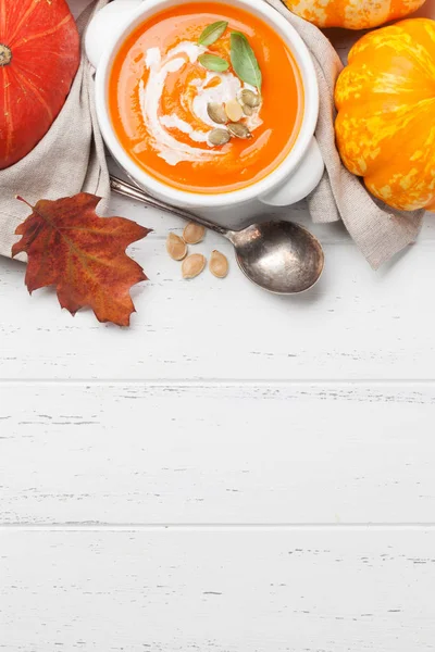 Herfst Vegetarische Pompoen Crème Soep Houten Tafel Bovenaanzicht Met Kopie — Stockfoto