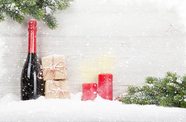 Cajas Regalo Navidad Botella Champán Rama Abeto Navidad Vista Con —  Fotos de Stock