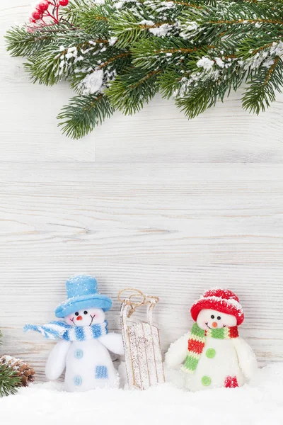 Kerst Sneeuwpop Speelgoed Decor Dennenboom Tak Kerstkaart Met Ruimte Voor — Stockfoto