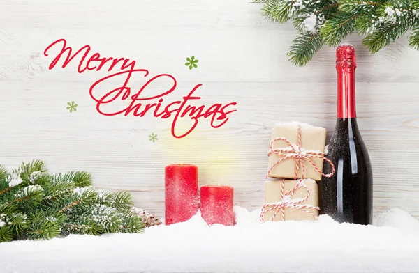 Weihnachtsgeschenkboxen Sektflasche Und Tannenzweig Blick Mit Platz Für Ihre Grüße — Stockfoto