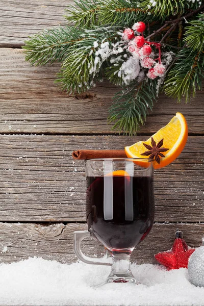 Cartão Natal Com Bebida Quente Vinho Quente Bolas Ramo Abeto — Fotografia de Stock