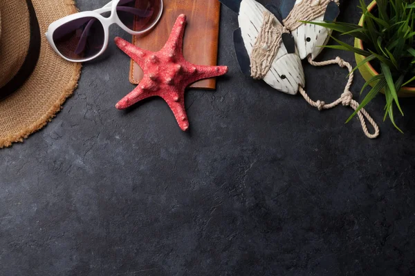 Concepto Fondo Vacaciones Viaje Con Sombrero Playa Gafas Sol Pasaporte — Foto de Stock