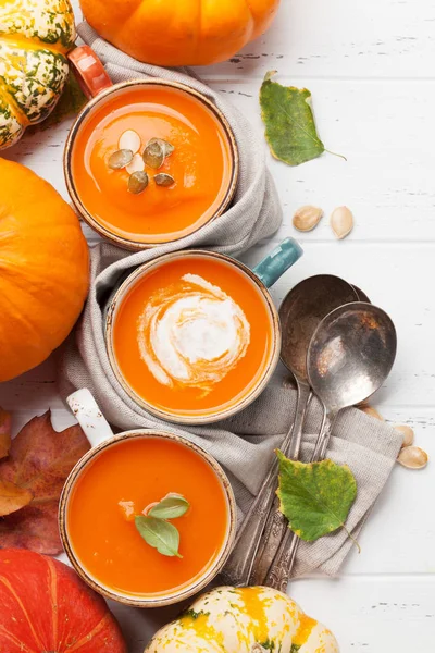 Hösten Vegetarisk Pumpa Grädde Soppa Ovanifrån Med Kopia Utrymme — Stockfoto