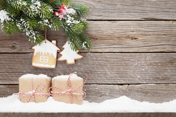 Noel Kartı Hediye Kutuları Gingerbread Çerezleri Köknar Ağacı Dalı Tarafından — Stok fotoğraf