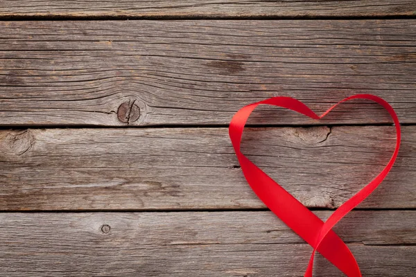 Biglietto Auguri San Valentino Nastro Forma Cuore Sfondo Legno Vista — Foto Stock