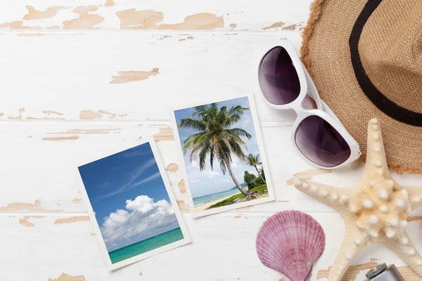 Viaggio Concetto Sfondo Vacanza Con Cappello Spiaggia Occhiali Sole Foto — Foto Stock