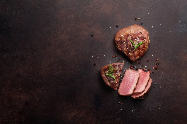 フィレ肉のグリル ステーキ テキストのスペースのトップ ビュー — ストック写真