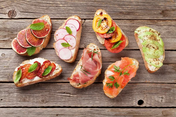 Brushetta Tapas Tradizionali Spagnole Antipasti Antipasti Italiani Set Snack Tavola — Foto Stock