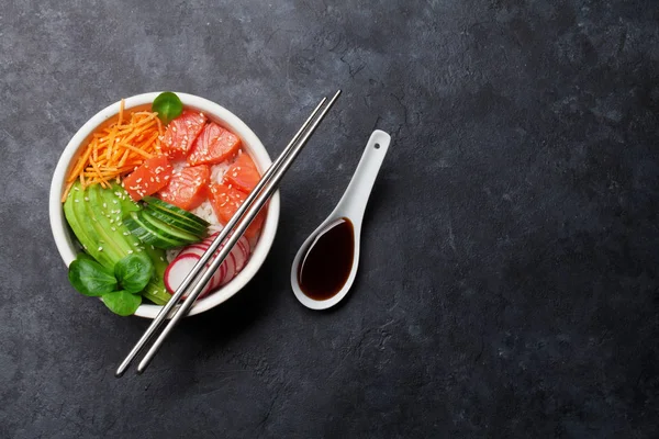 Poke Bowl Con Salmón Verduras Ensalada Tradicional Hawaiana Pescado Crudo — Foto de Stock