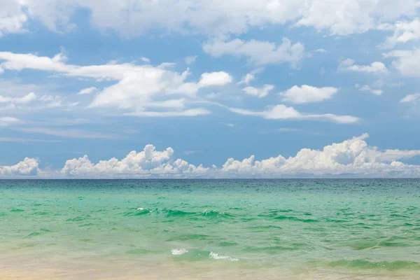 Тропічне Блакитне Море Небо Хмарами — стокове фото