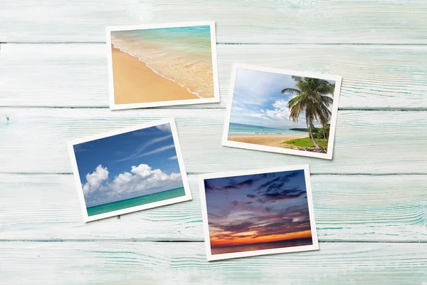 Reizen Vakantie Concept Met Zomer Foto Houten Tafel Bovenaanzicht Met — Stockfoto