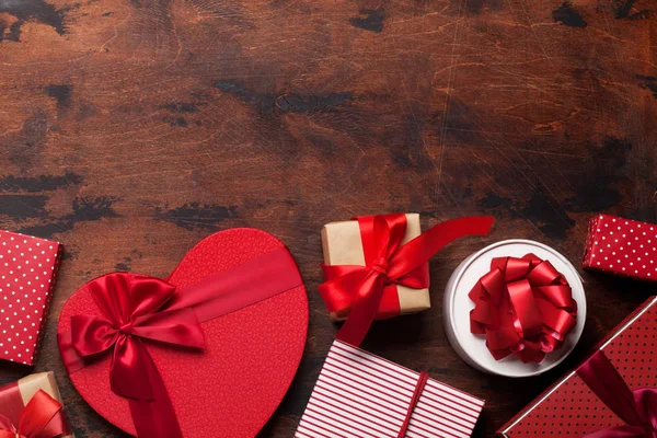 Tarjeta Felicitación San Valentín Con Cajas Regalo Corazón Sobre Fondo — Foto de Stock