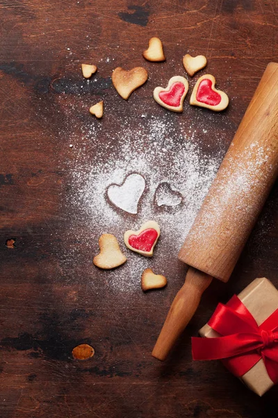 Alla Hjärtans Dag Gratulationskort Med Matlagning Hjärtat Formade Cookies Trä — Stockfoto
