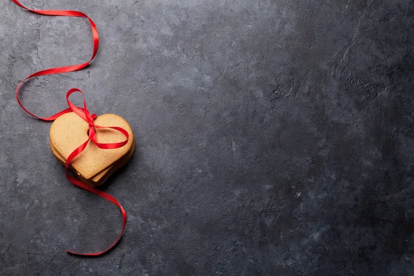 Kartu Ucapan Hari Valentine Dengan Kue Berbentuk Hati Latar Belakang — Stok Foto