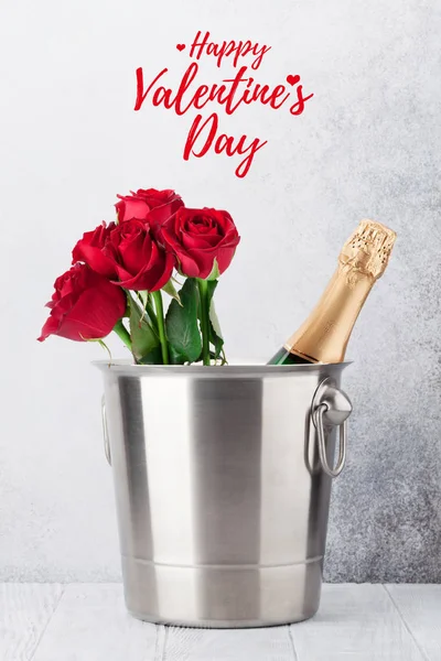 Carte Voeux Saint Valentin Avec Champagne Dans Seau Bouquet Fleurs — Photo