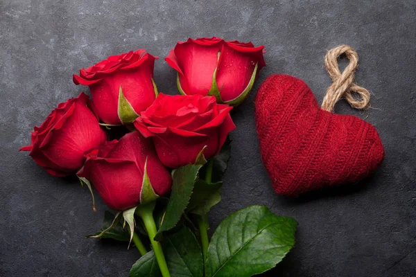 Aftelkalender Voor Valentijnsdag Wenskaart Met Rode Bloemen Boeket Steeg Gebreide — Stockfoto