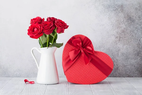 Tarjeta Felicitación Del Día San Valentín Con Ramo Flores Color —  Fotos de Stock