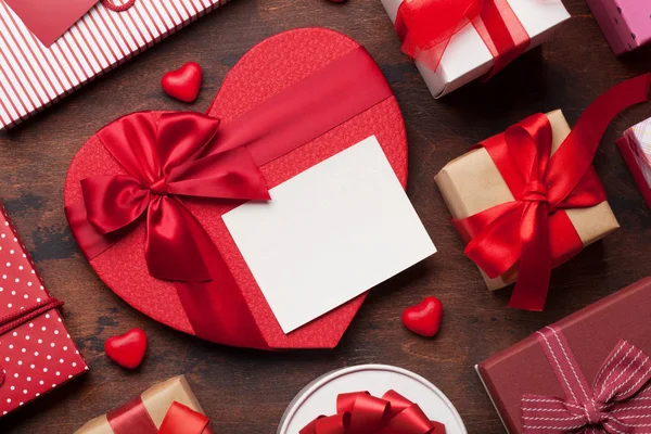 Tarjeta Felicitación Del Día San Valentín Con Cajas Regalo Corazón — Foto de Stock