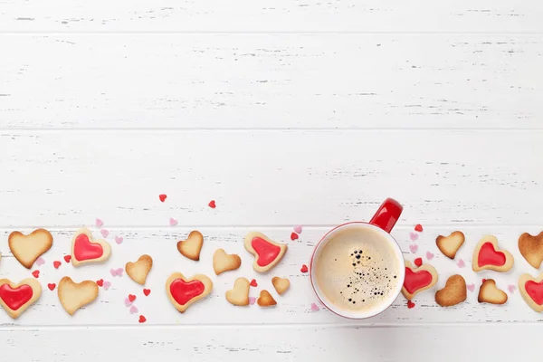 Aftelkalender Voor Valentijnsdag Wenskaart Met Koffiekopje Hart Vormig Cookies Houten — Stockfoto