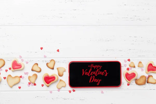 Carte Voeux Saint Valentin Avec Biscuits Forme Cœur Smartphone Sur — Photo