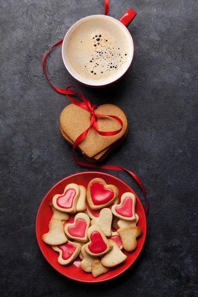 Sevgililer Günü Tebrik Kartı Kahve Fincanı Kalp Ile Taş Zemin — Stok fotoğraf