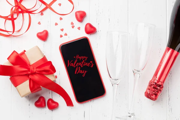 Carte Voeux Saint Valentin Avec Coffret Cadeau Champagne Smartphone Sur — Photo