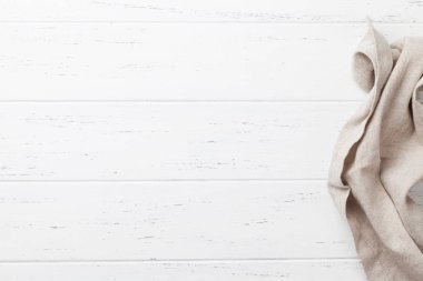 Ahşap masa mutfak havlu veya peçete ile yemek. Yemek veya tarifi için alan ile üstten görünüm