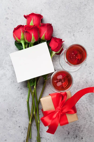 Dia Dos Namorados Cartão Saudação Com Rosas Vermelhas Champanhe — Fotografia de Stock