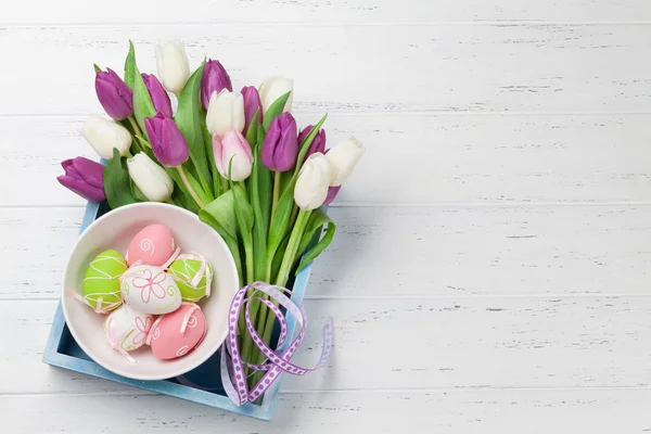 Cartão Páscoa Com Flores Tulipa Buquê Ovos Páscoa Vista Superior — Fotografia de Stock