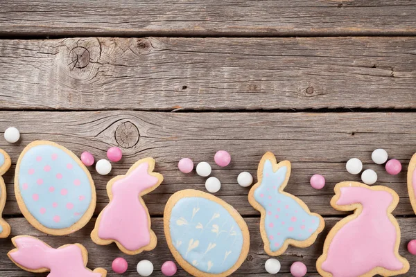 Easter Gingerbread Cookies Wooden Table Rabbits Eggs Greeting Card Top — Stock Photo, Image