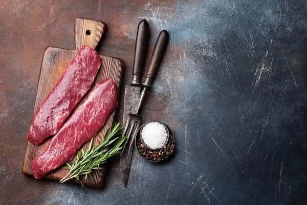 Rohe Obere Klinge Oder Denver Steak Auf Schneidebrett Kochen Ansicht — Stockfoto