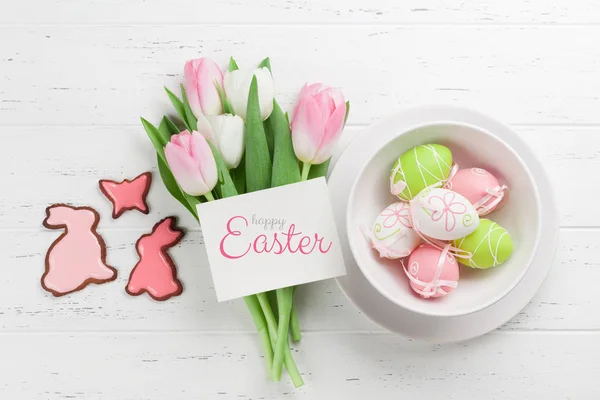 Easter Greeting Card Tulip Flowers Gingerbread Cookies Colorful Easter Eggs — Stock Photo, Image