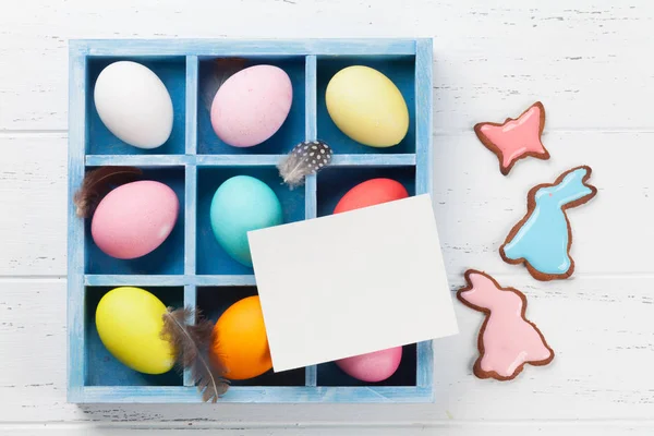 Easter Eggs Gingerbread Cookies Wooden Table Rabbits Butterflies Eggs Greeting — Stock Photo, Image